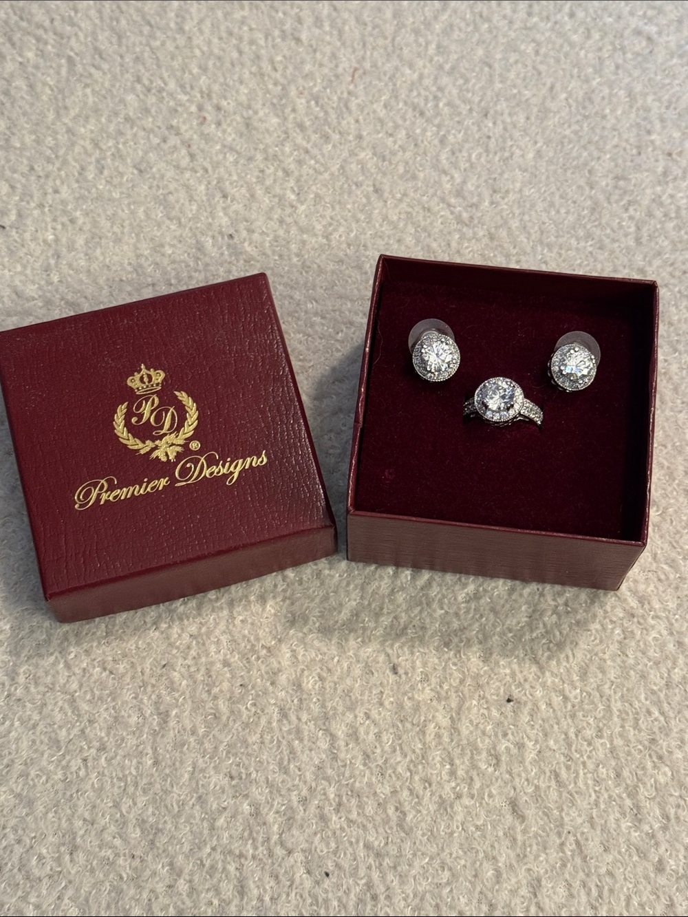 Premier Designs Cubic Zirconia Halo Ring 6.5 & Earrings Set